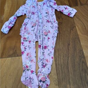 Posh Peanut Bamboo Ruffle Footie with 2-Way Zipper
